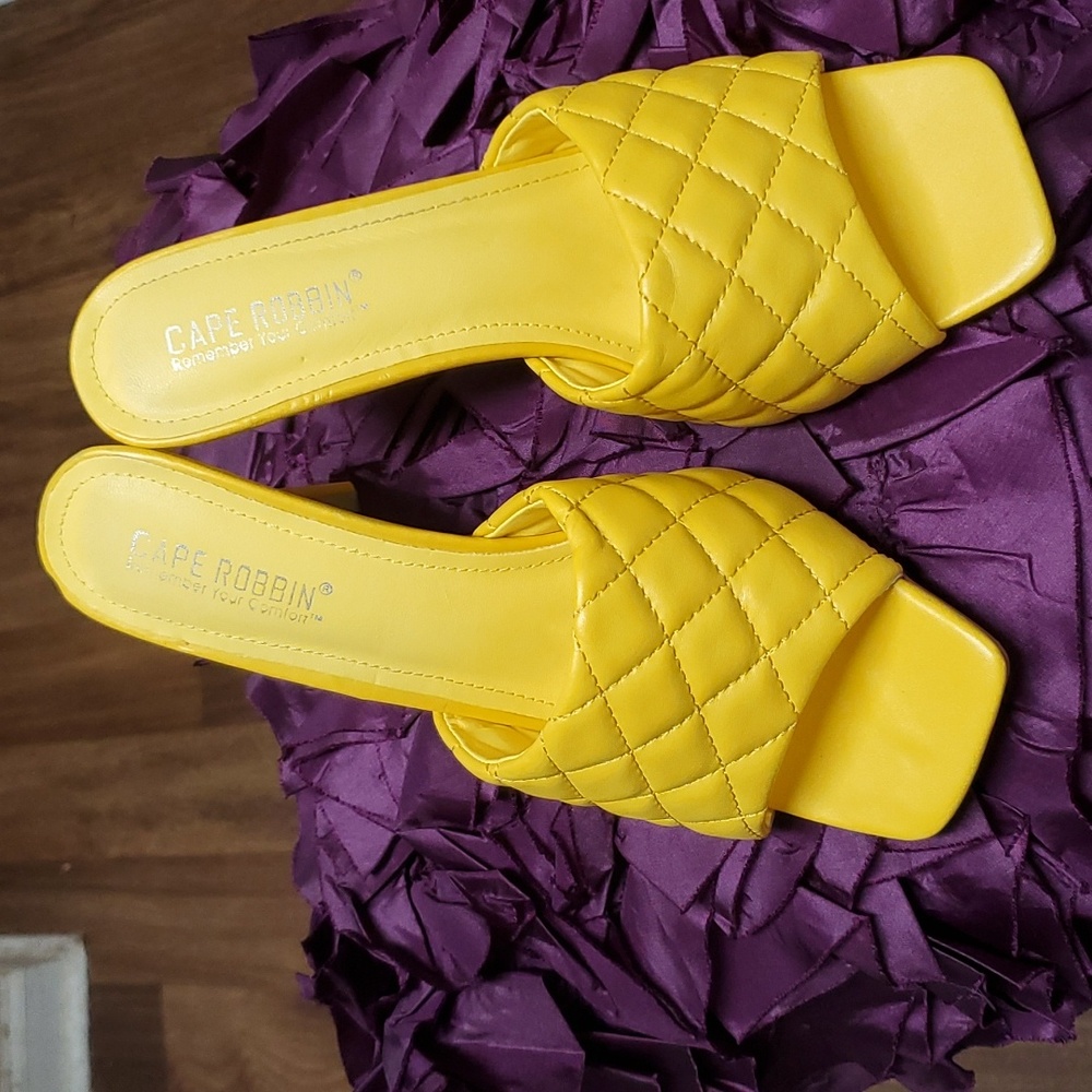 Cape Robbin padded stitch yellow heels